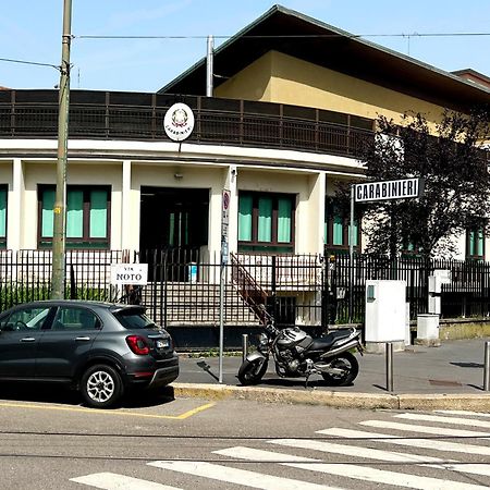 Borgo Milanese - Bocconi 15 Minutiアパートメント エクステリア 写真